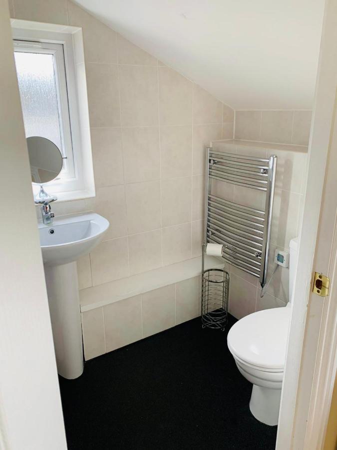 Nevis Rooms - Self Check In With Free Onsite Parking Inverlochy Bagian luar foto